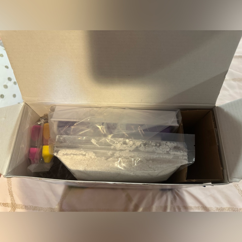 Crayola Paper Maker Craft Kit — NWT - Picture 3 of 3